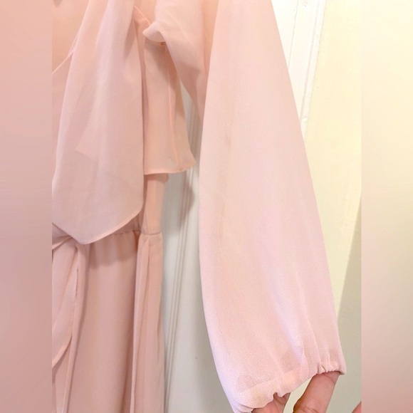 BCBG ROSE MINI DRESS With elastic waist & ruffles light material tie side - Picture 5 of 13